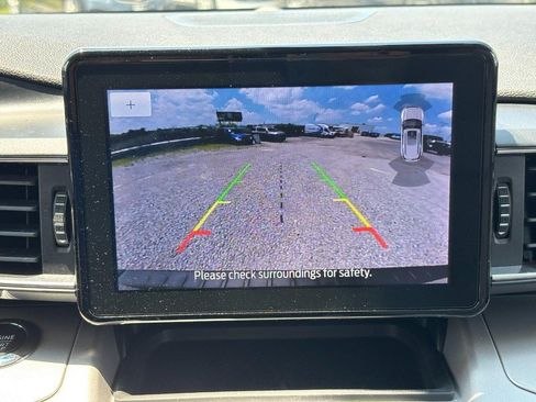 Used 2024 Ford Explorer XLT w/ Equipment Group 202A AWD/4WD image 24