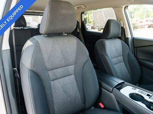 Used 2024 Nissan Rogue SV FWD image 27