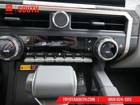 Used 2025 Toyota Tacoma Limited image 15
