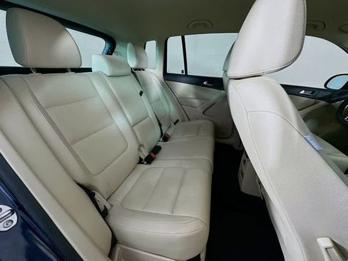 Used 2015 Volkswagen Tiguan SE image 30