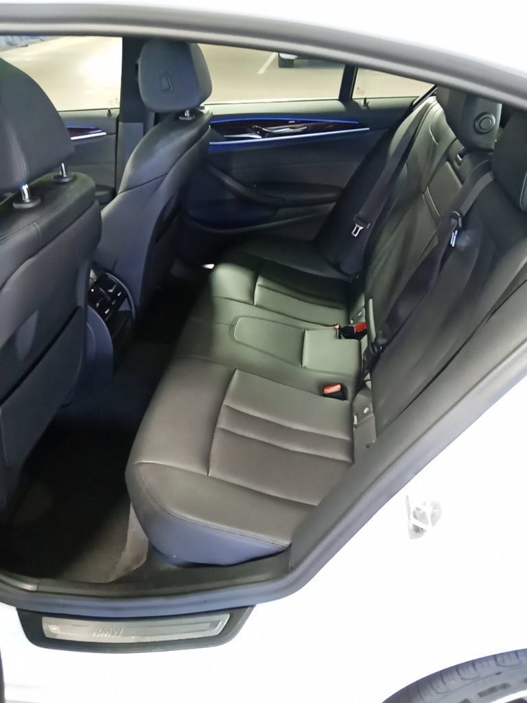 Used 2020 BMW 530i xDrive w/ Convenience Package AWD/4WD image 10