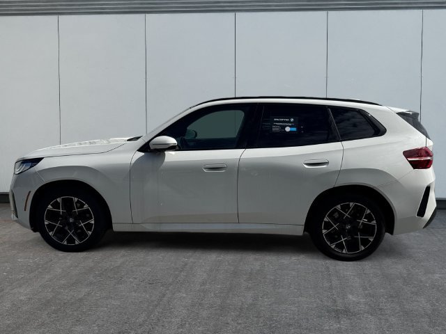 Certified 2025 BMW X3 xDrive30i w/ Premium Package AWD/4WD image 2