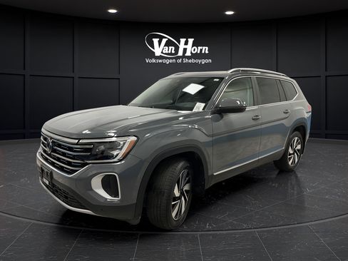Used 2025 Volkswagen Atlas SEL AWD/4WD image 3
