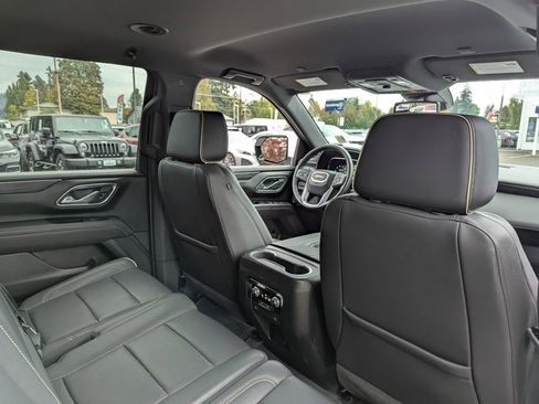 Used 2023 GMC Yukon SLT image 38