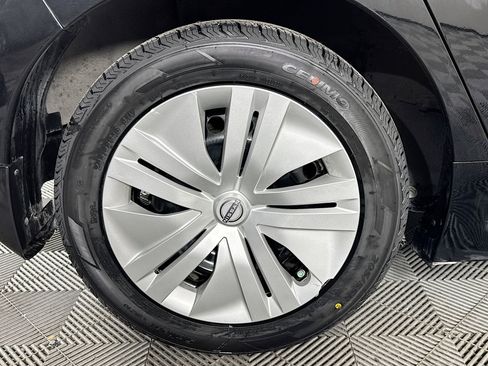 Used 2023 Nissan Leaf S image 32