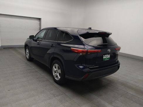 Used 2021 Toyota Highlander LE FWD image 5