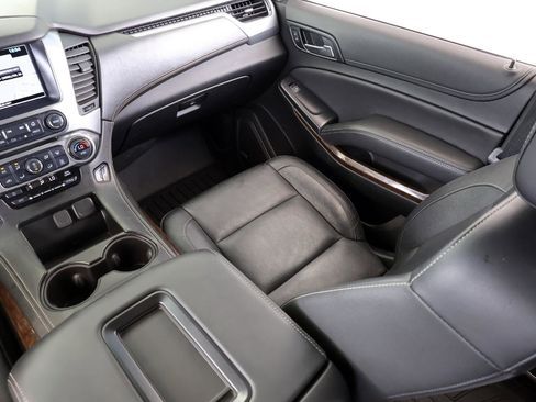 Used 2019 Chevrolet Tahoe LT RWD image 18