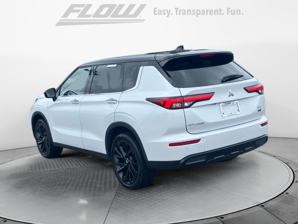 Used 2023 Mitsubishi Outlander SEL AWD/4WD image 6