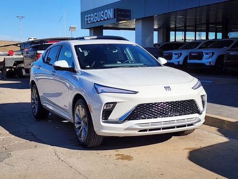 New 2026 Buick Envista Avenir image 2