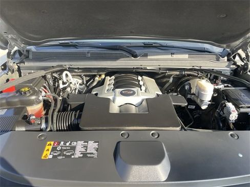 Used 2020 Cadillac Escalade Premium Luxury w/ LPO, Radiant Package image 32