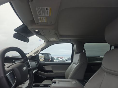 Used 2025 Ford Expedition Active image 6
