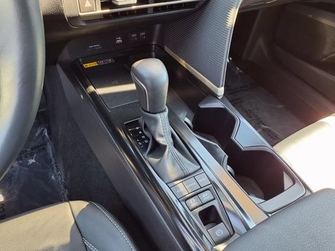 Used 2025 Toyota Camry SE FWD image 17
