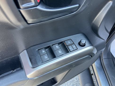 Used 2023 Toyota Tacoma SR5 RWD image 15