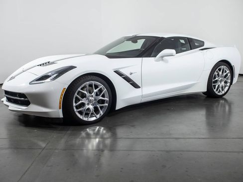 Used 2017 Chevrolet Corvette Stingray Coupe RWD image 8