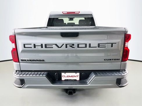 Used 2024 Chevrolet Silverado 1500 Custom w/ Dark Appearance Package AWD/4WD image 8