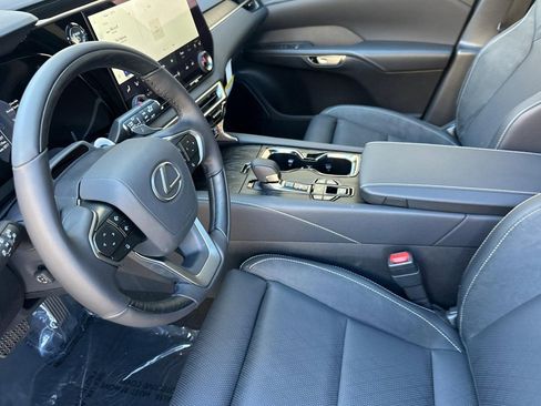 New 2026 Lexus RX 450h RX 450h+ Luxury image 4