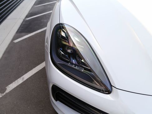 Certified 2022 Porsche Cayenne Platinum Edition AWD/4WD image 11