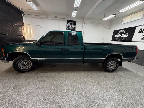 Used 1998 Chevrolet Silverado 2500 2WD Extended Cab w/ Preferred Equipment Group 2 image 7
