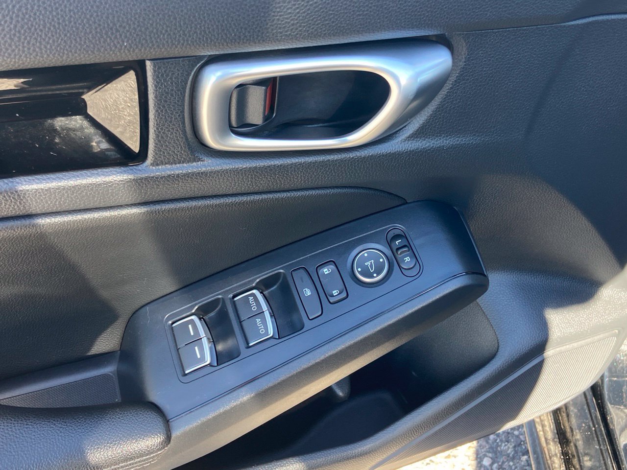 Used 2023 Honda Civic EX-L image 29