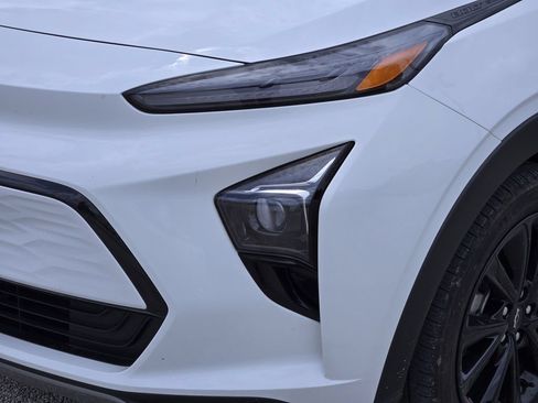 Used 2023 Chevrolet Bolt EUV Premier w/ Sun & Sound Package FWD image 9