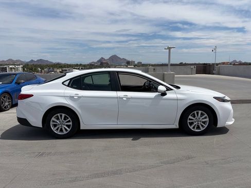Used 2025 Toyota Camry LE FWD image 3