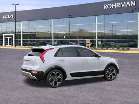 New 2025 Kia Niro SX Touring FWD image 6