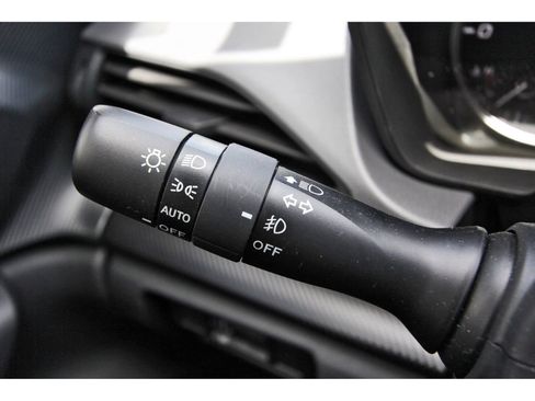 Used 2025 Subaru Crosstrek 2.0i Premium image 17