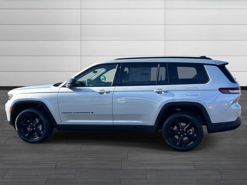 New 2025 Jeep Grand Cherokee L Limited w/ Black Appearance Package AWD/4WD image 7