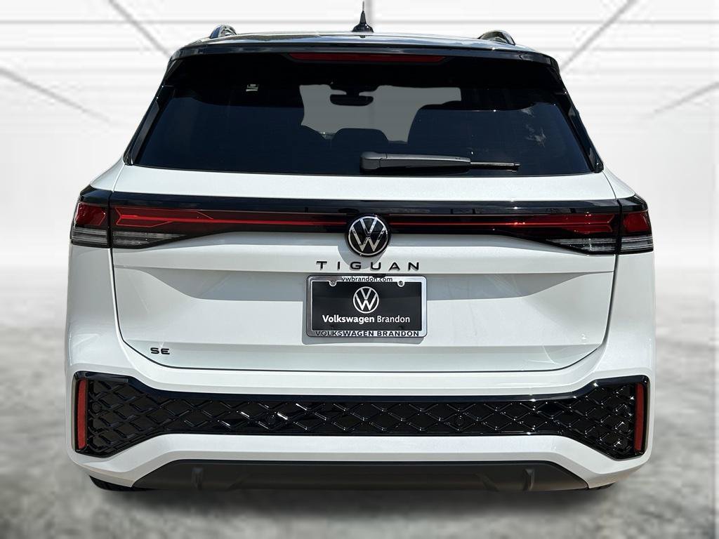 New 2026 Volkswagen Tiguan SE R-Line FWD image 5