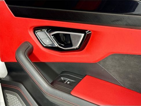 Used 2021 Lamborghini Urus image 29