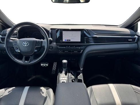 Used 2025 Toyota Camry SE FWD image 12