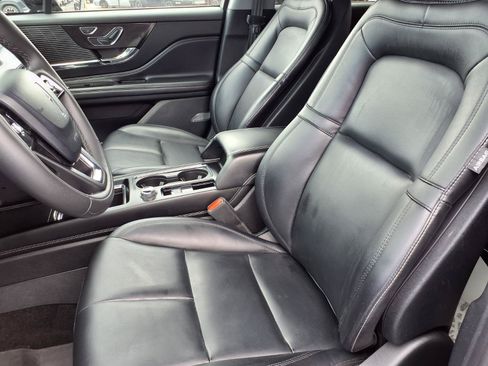 Used 2022 Lincoln Corsair FWD image 3