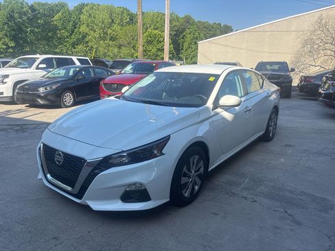 Used 2022 Nissan Altima 2.5 S FWD image 2