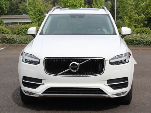 Used 2016 Volvo XC90 T6 Momentum AWD/4WD image 8