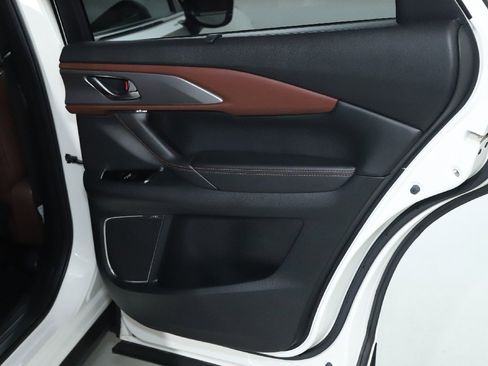 Used 2019 MAZDA CX-9 Signature image 33