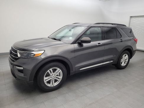 Used 2020 Ford Explorer XLT w/ Equipment Group 202A image 2