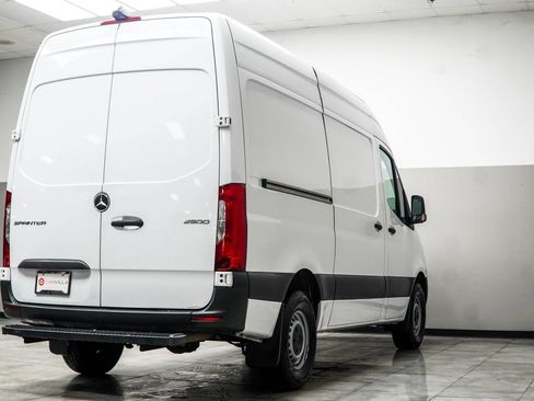 Used 2022 Mercedes-Benz Sprinter 2500 image 12