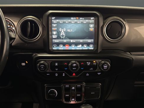 Used 2022 Jeep Wrangler Unlimited Sahara AWD/4WD image 12