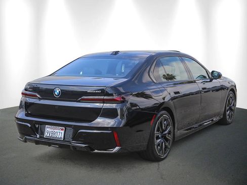 Used 2026 BMW i7 eDrive50 w/ M Sport Package RWD image 6