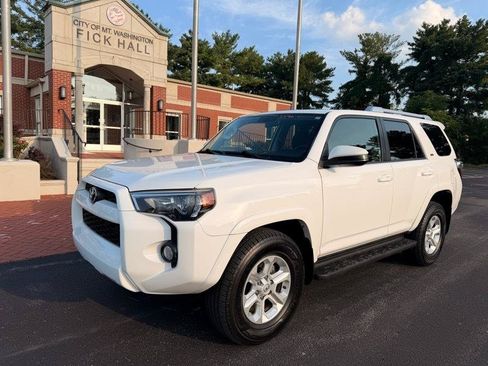 Used 2015 Toyota 4Runner SR5 AWD/4WD image 1