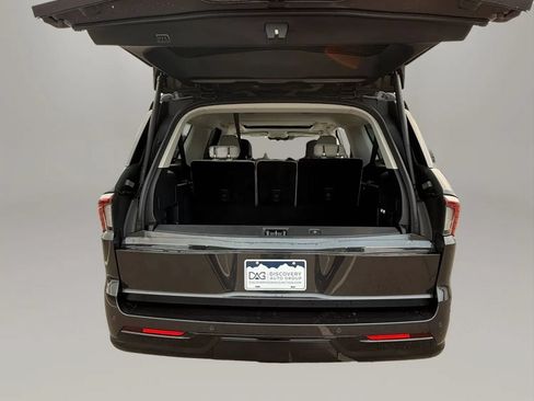 Used 2025 Lincoln Navigator L Reserve AWD/4WD image 29