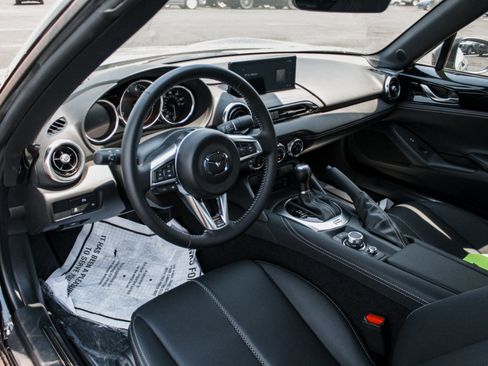 Used 2025 MAZDA MX-5 Miata Grand Touring w/ Weather Package RWD image 8