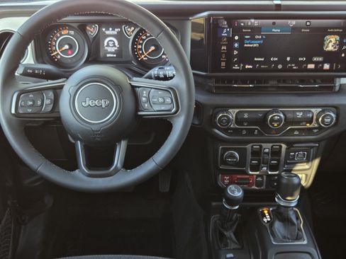 Used 2025 Jeep Wrangler Unlimited Sport AWD/4WD image 24