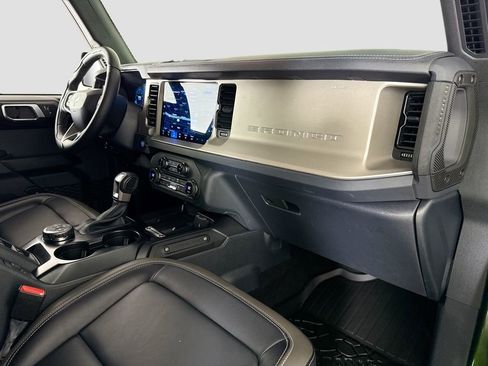 Used 2025 Ford Bronco Outer Banks AWD/4WD image 13