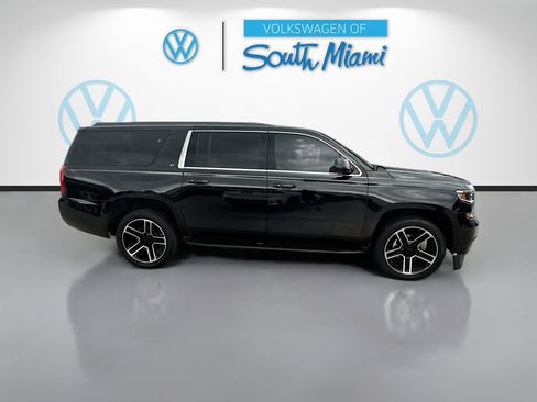 Used 2020 Chevrolet Suburban LT w/ Luxury Package RWD image 8