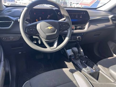 Used 2025 Chevrolet TrailBlazer LT w/ Driver Confidence Package AWD/4WD image 13
