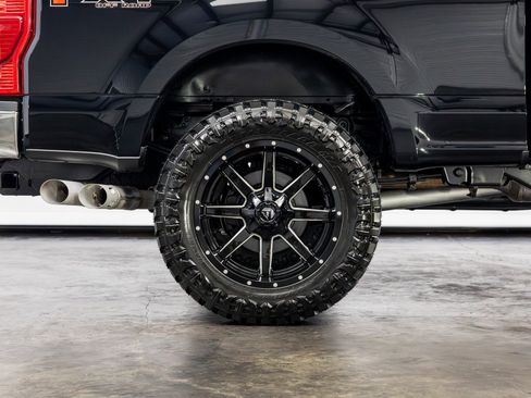 Used 2021 Ford F250 XLT w/ FX4 Off-Road Package image 26