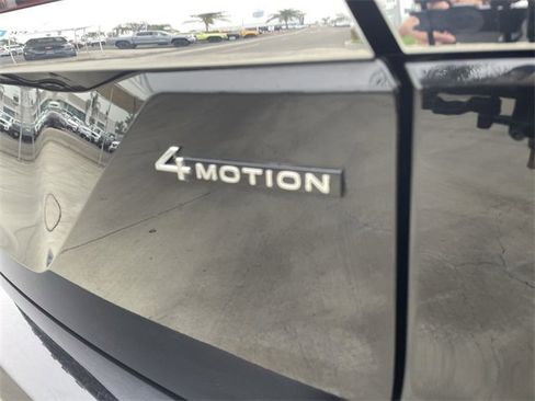 Used 2024 Volkswagen Atlas SE image 31