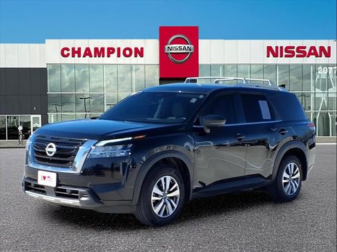 Used 2023 Nissan Pathfinder SL image 3