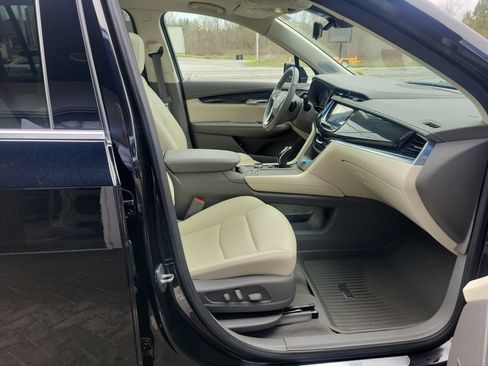 Certified 2023 Cadillac XT6 Premium Luxury w/ Technology Package AWD/4WD image 19
